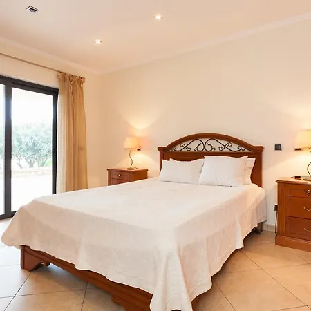 Vila Porto Do Mos * Lagos